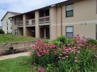 1417 Summergate Pkwy, Saint Charles, MO 63303