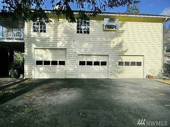 3rd image of 440 E Fairway Dr