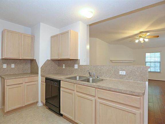 5th image of 16134 Coleburn Dr