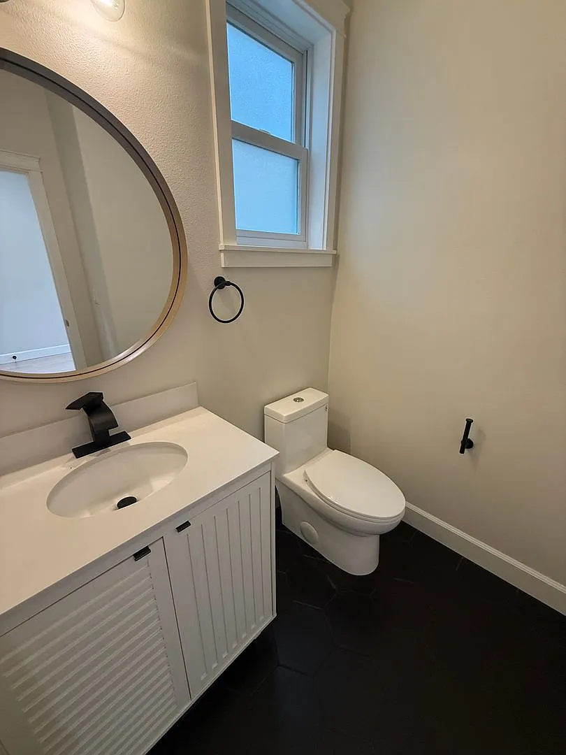 Stunning Felida 4-Bedroom Home Landscaping Included Available August 12! — Photo 4
