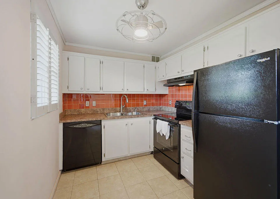 132 Cambridge Ln #132-F