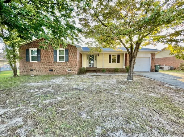 2109 Hollyridge Pl, Fayetteville, NC 28304