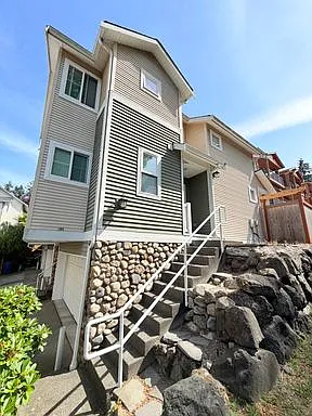 12726 35th Ave NE — Photo 1