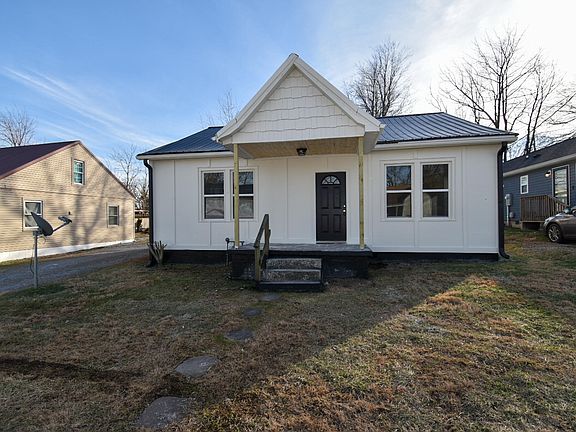 3rd image of 311 Highland Ct
