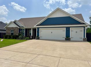 91 W Chikasaw Rd, Farmington, AR 72730