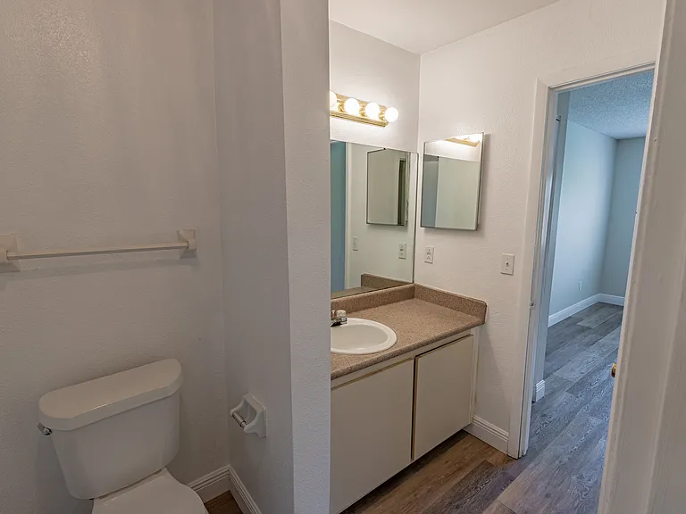 632 Kenwick Cir #202 — Photo 14