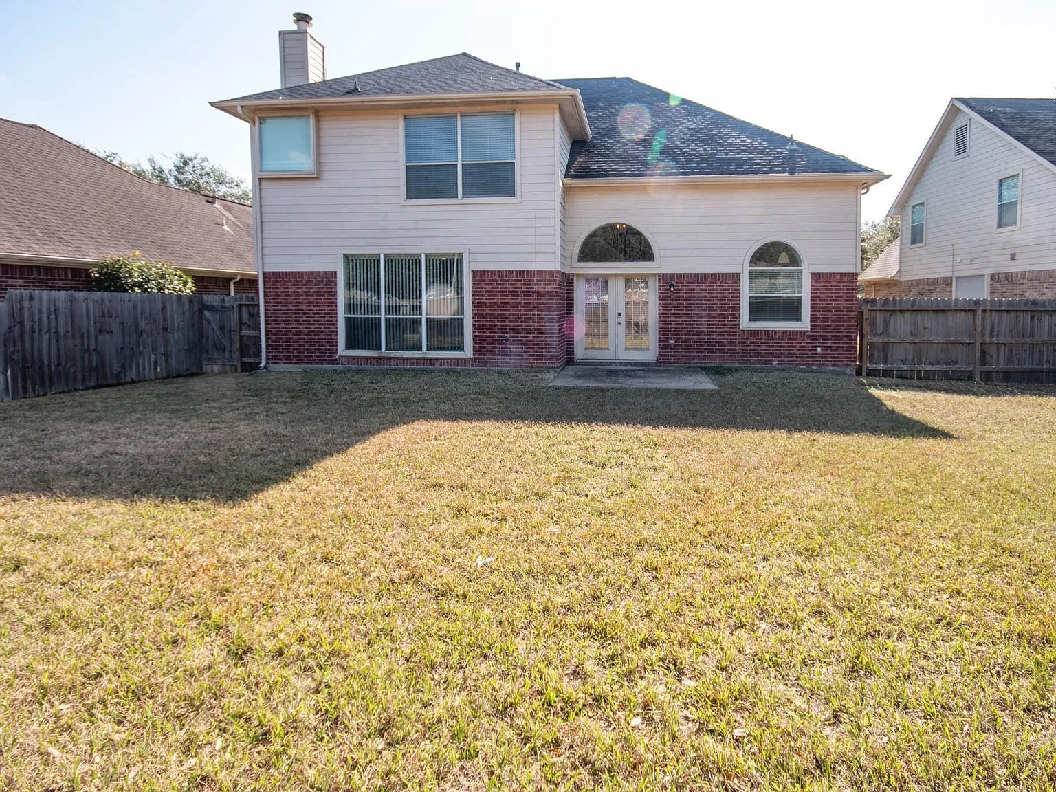3 bed, 2.5 bath, 2148 sqft, $2,450 — Photo 2