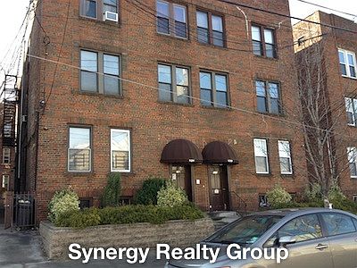 5th image of 123 Roosevelt Ave APT 1B