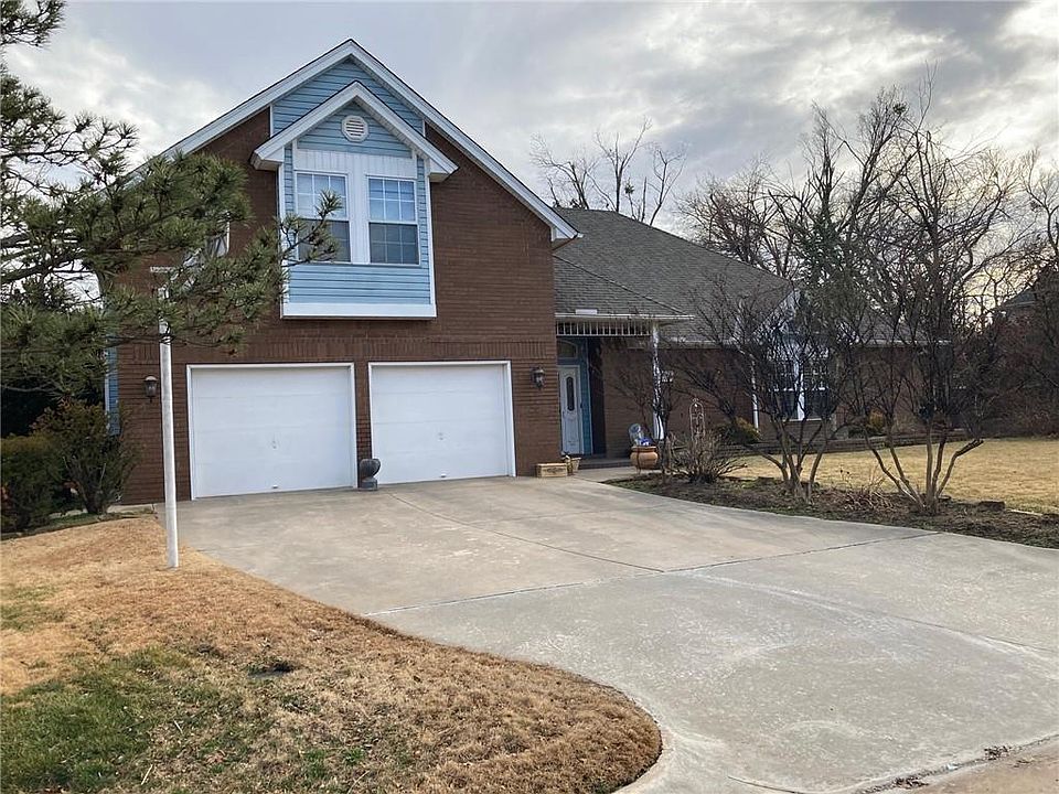 2nd image of 2504 SW 120th Ter