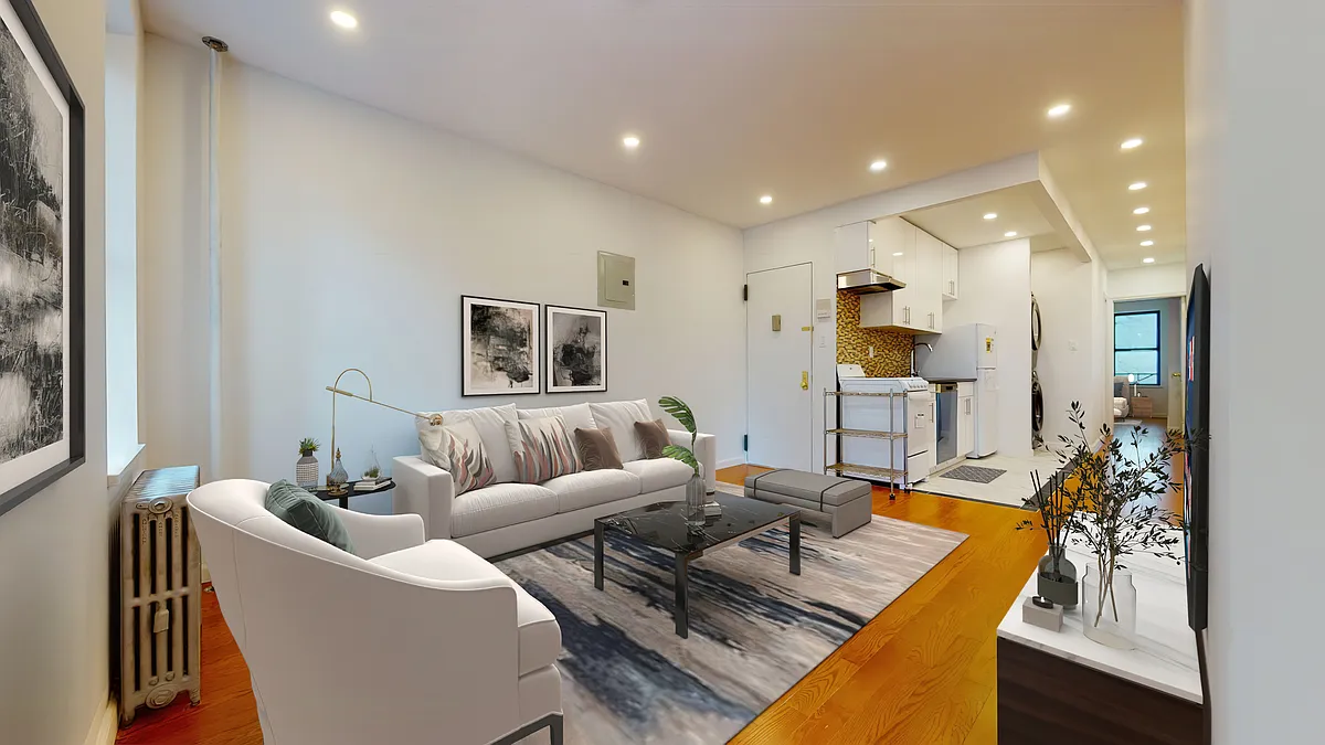 Building Photo - 1413 2nd Ave #4