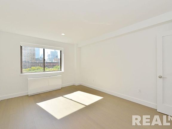 4th image of 311 W 50th St APT 3K