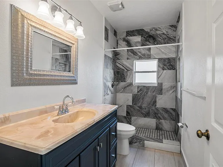 272 Malvern Dr — Photo 24