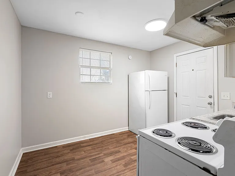 1621 Arthur Ave #C — Photo 18