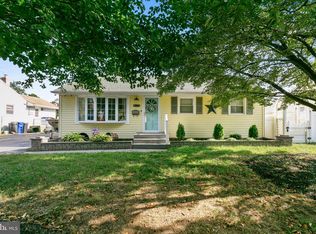 36 5th Ave, Maple Shade, NJ 08052