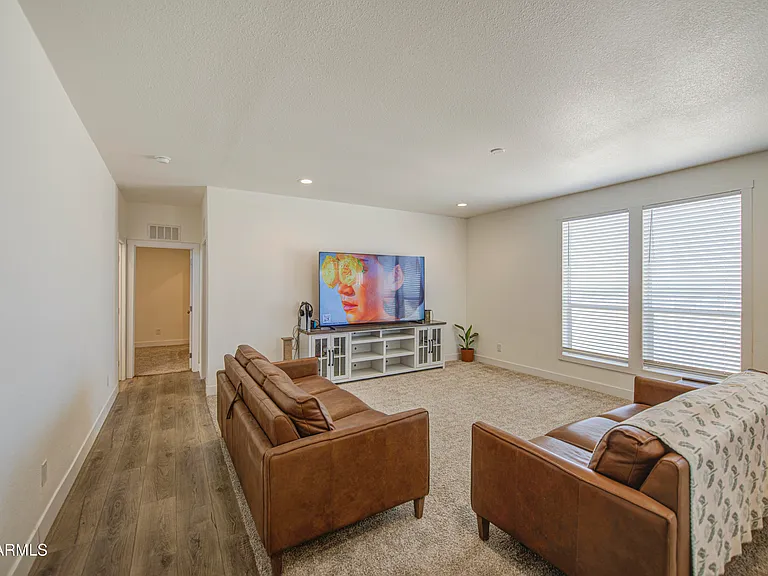 4057 N Solar St — Photo 11