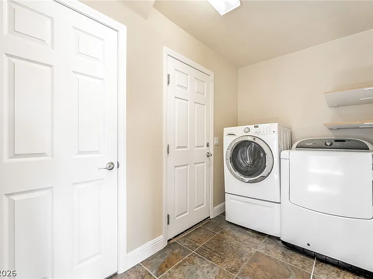 6877 Philharmonic Ave — Photo 21