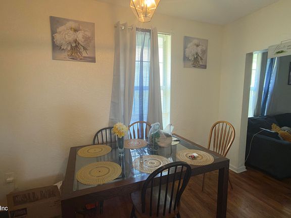 4th image of 1065 SCRIVEN Street