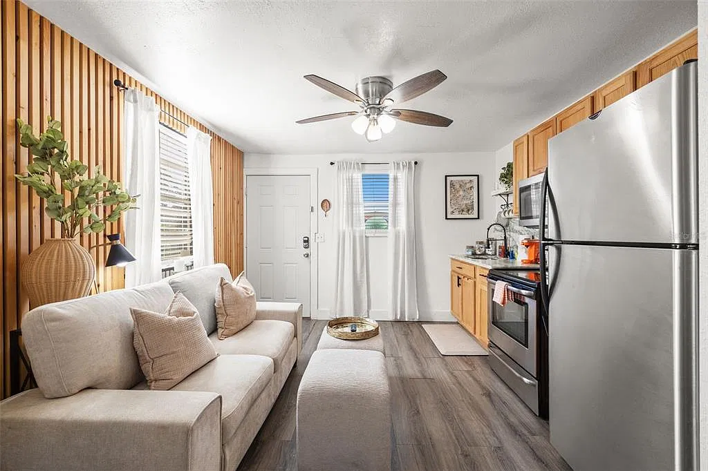 Studio, 1.0 bath, 400 sqft, $1,250 — Photo 4
