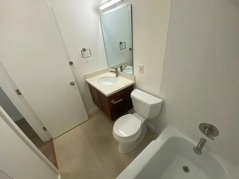 411 Harvard Ave East — Photo 9