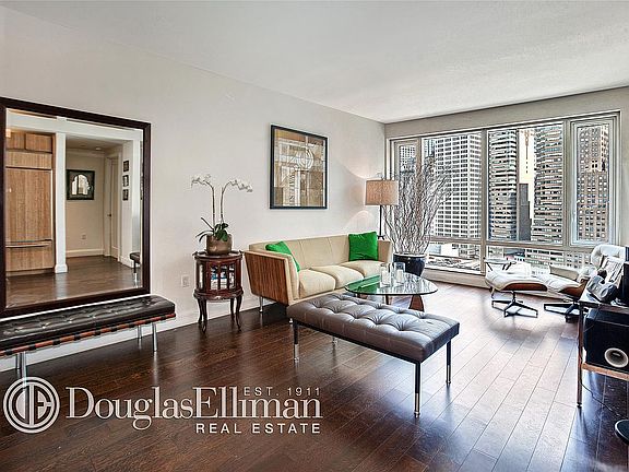 2nd image of 70 Little St W #19A