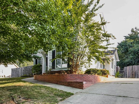 3rd image of 139 Diamond Dr