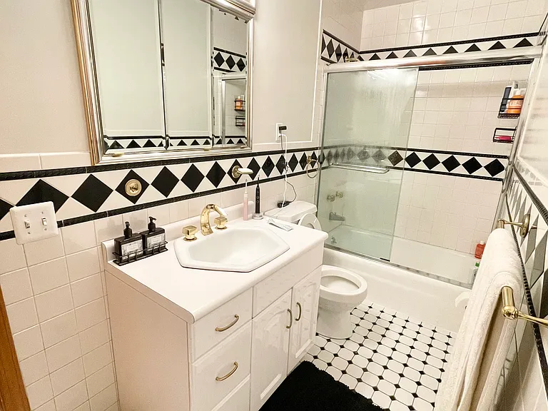 42 Riverside Dr #3C — Photo 12