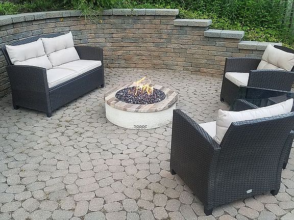 3rd image of 1525 Hornbeam Dr