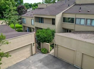 7338 Balsam Ct, West Bloomfield, MI 48322
