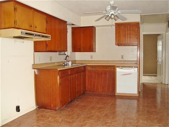 5th image of 10907 Eddyrock St