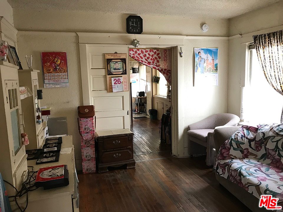 2nd image of 1319 North Broadway