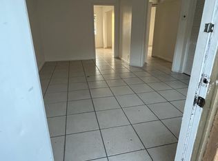 6921 Pembroke Rd, Pembroke Pines, FL 33023