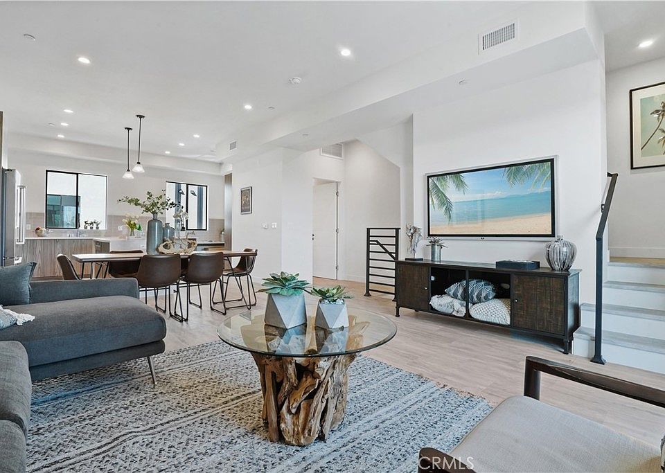 1st image of 6719 N Sepulveda