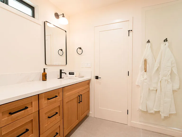 10461 Shadyridge Dr — Photo 46