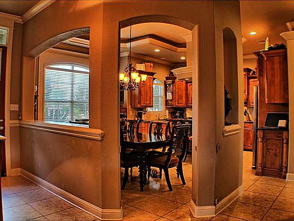 3rd image of 5076 Longstreet Pl