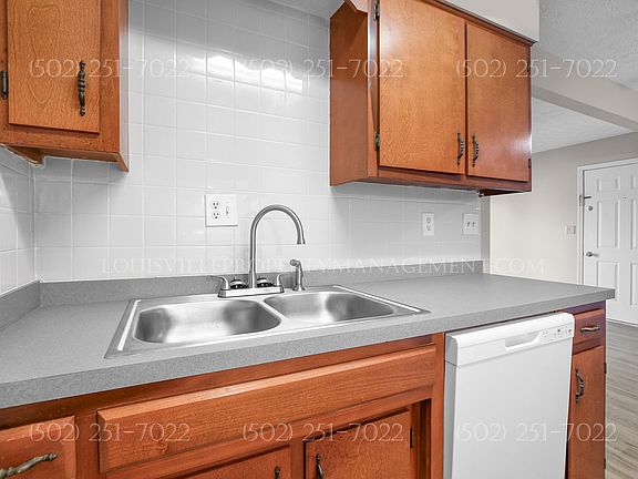 3rd image of 179 Treva Dr #11308853