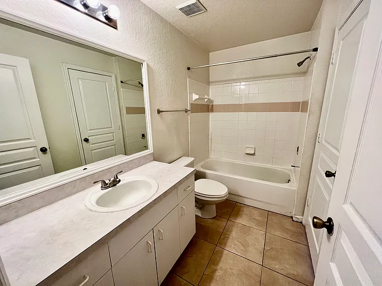 17101 Carrington Park Dr #417 — Photo 5