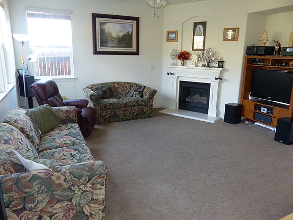 2nd image of 1765 Cobblestone Dr