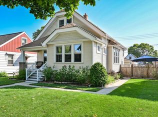 3912 S Troy Ave, Saint Francis, WI 53235
