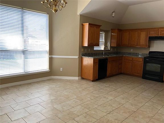 4th image of 4904 Thorncliffe Dr