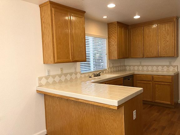 3rd image of 14111 Capri Dr