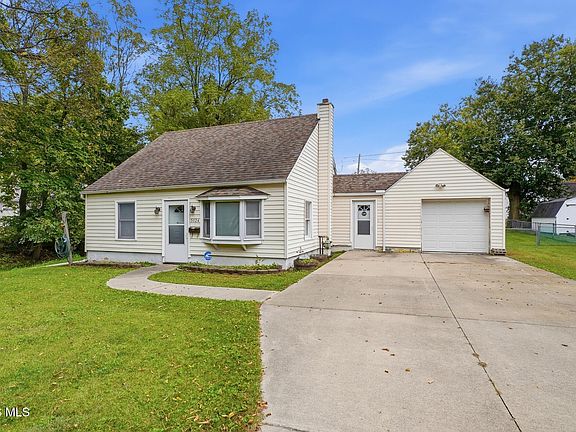 3rd image of 5124 Adella St