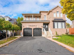 32 Courtsfield Cres, Brampton, ON L7A 2E2
