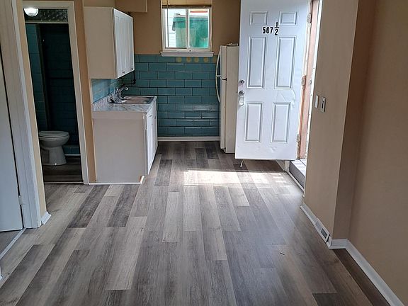 4th image of 507 Zahn Dr #1/2