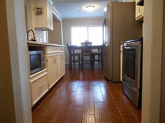 5th image of 201 Beechwood Dr