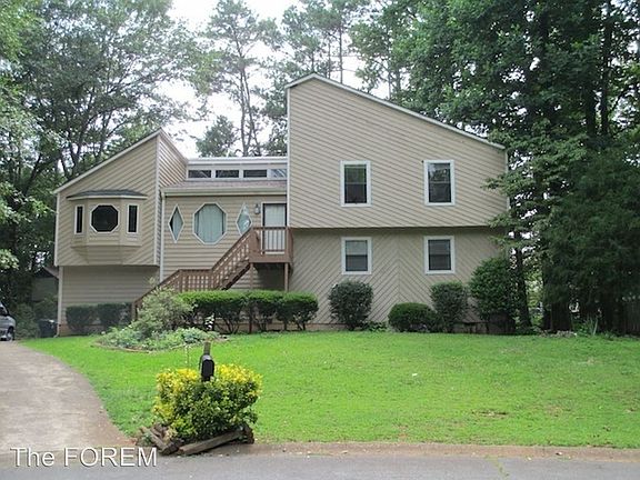 3rd image of 2865 Forest Chase Dr NE