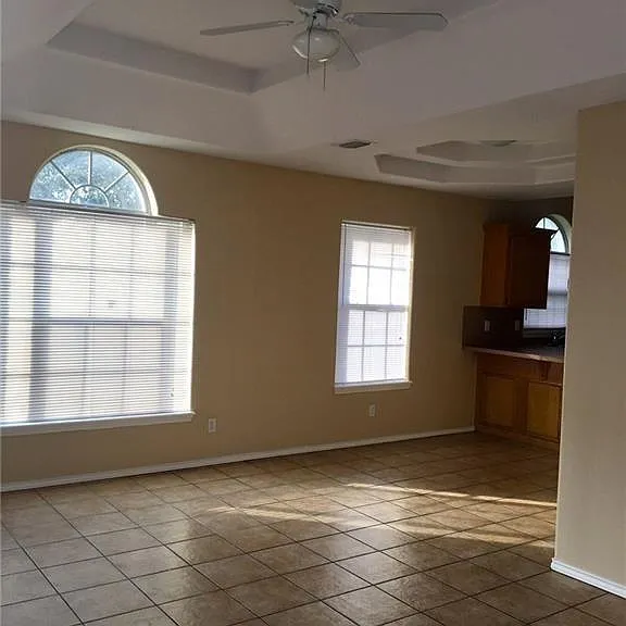 812 N Cross Ln #4 — Photo 4
