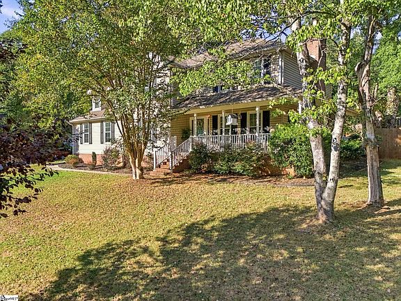 2nd image of 404 Foxhound Rd