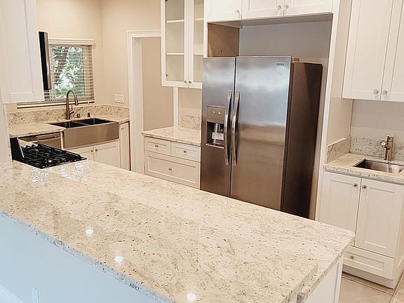 5th image of 1109 S Swall Dr #1109