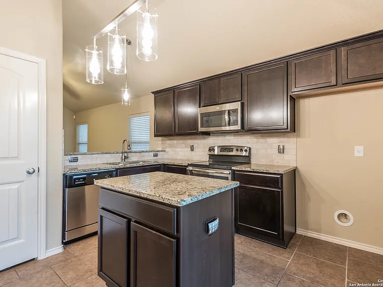 20207 Ashford Vis — Photo 11