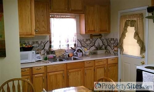 4th image of 4611 S 62nd St